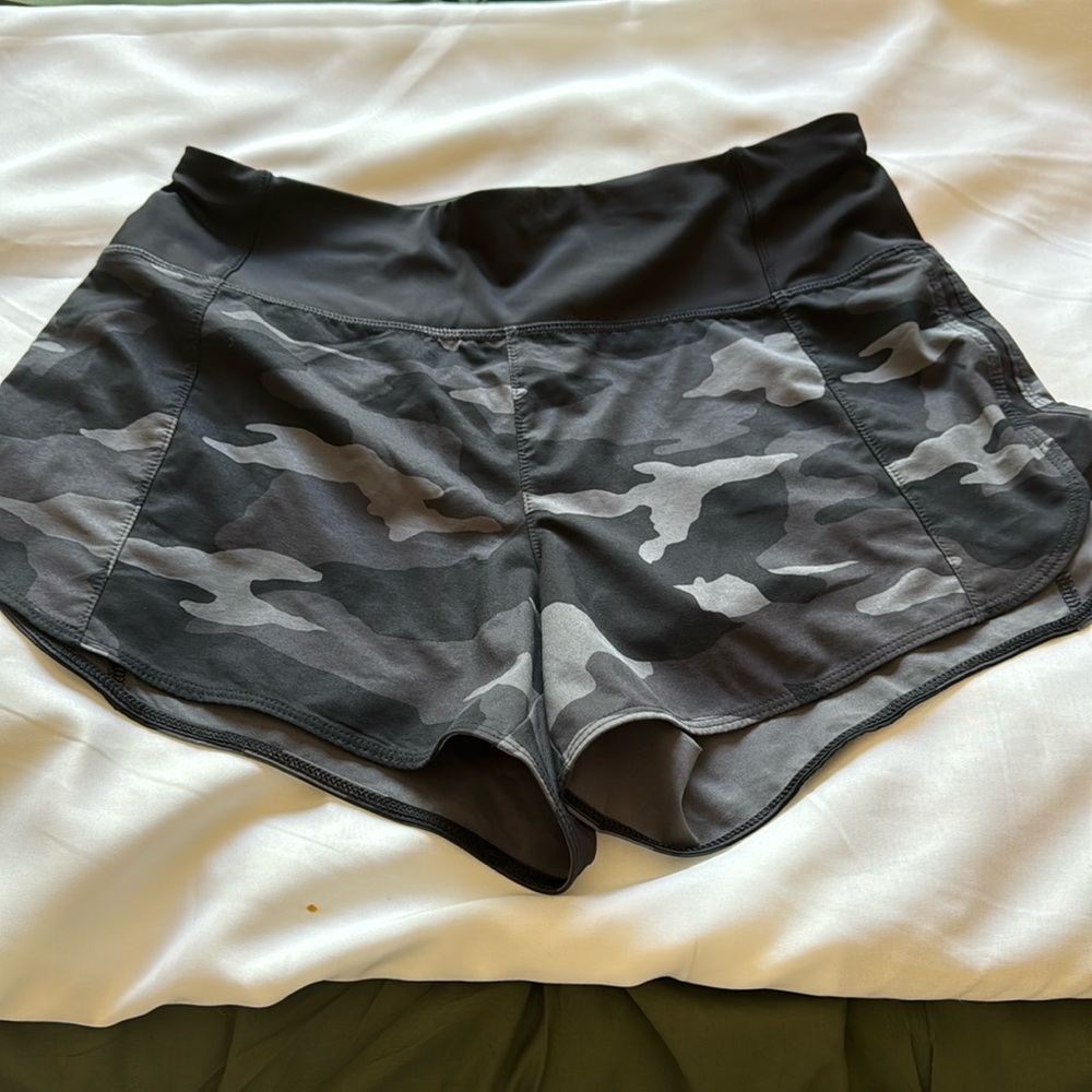 Athleta Women’s running shorts in camo size XS.